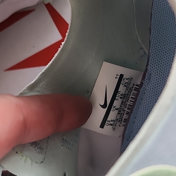 Women's Nike React Element 55 sneakers. - Picture 10 of 11